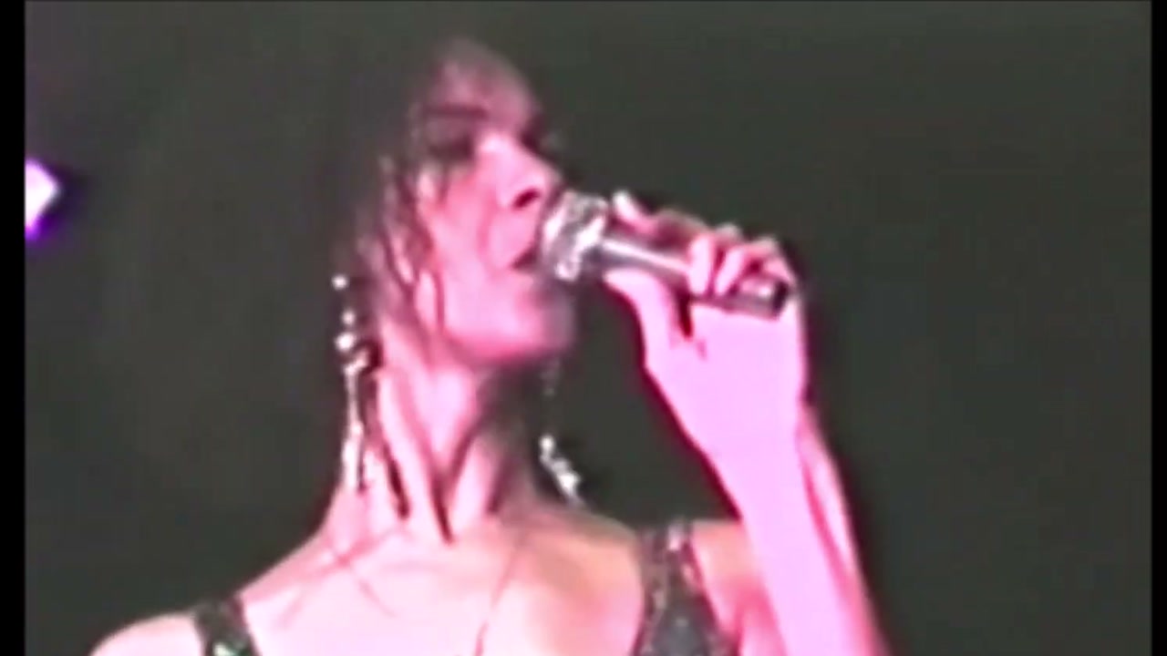Bruno Capinan leva a Beijo de bicho um poema de Waly Salomão que musicou em 1999