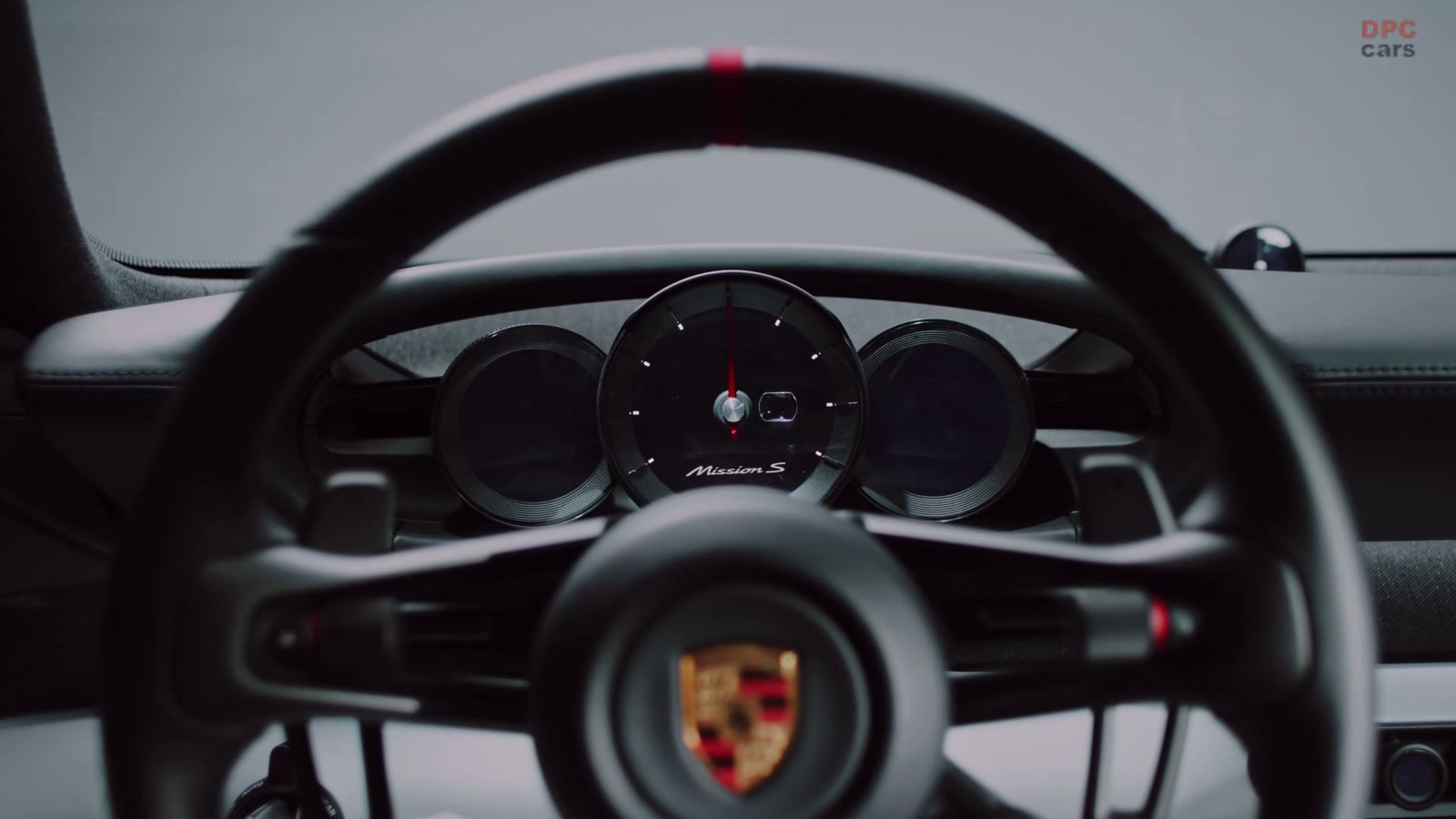 Porsche Mission S troca multimídia por celular: veja como é a cabine do conceito