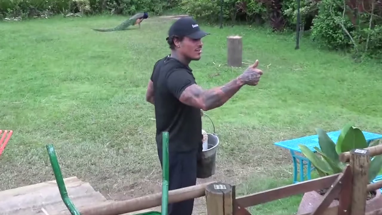 Murilo acusa Darlin de falsidade e aproximação com o Fazendeiro, mas ela rebate cobrando respeito às mulheres durante discussão em A Fazenda 18