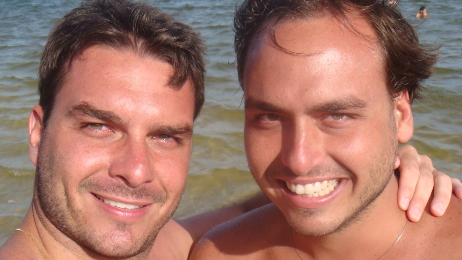 Cena de reportagem: a.flavio.carlos.bolsonaro.vitoria.gay, no trecho “Quadro de serviço: o que dá para saber agora”