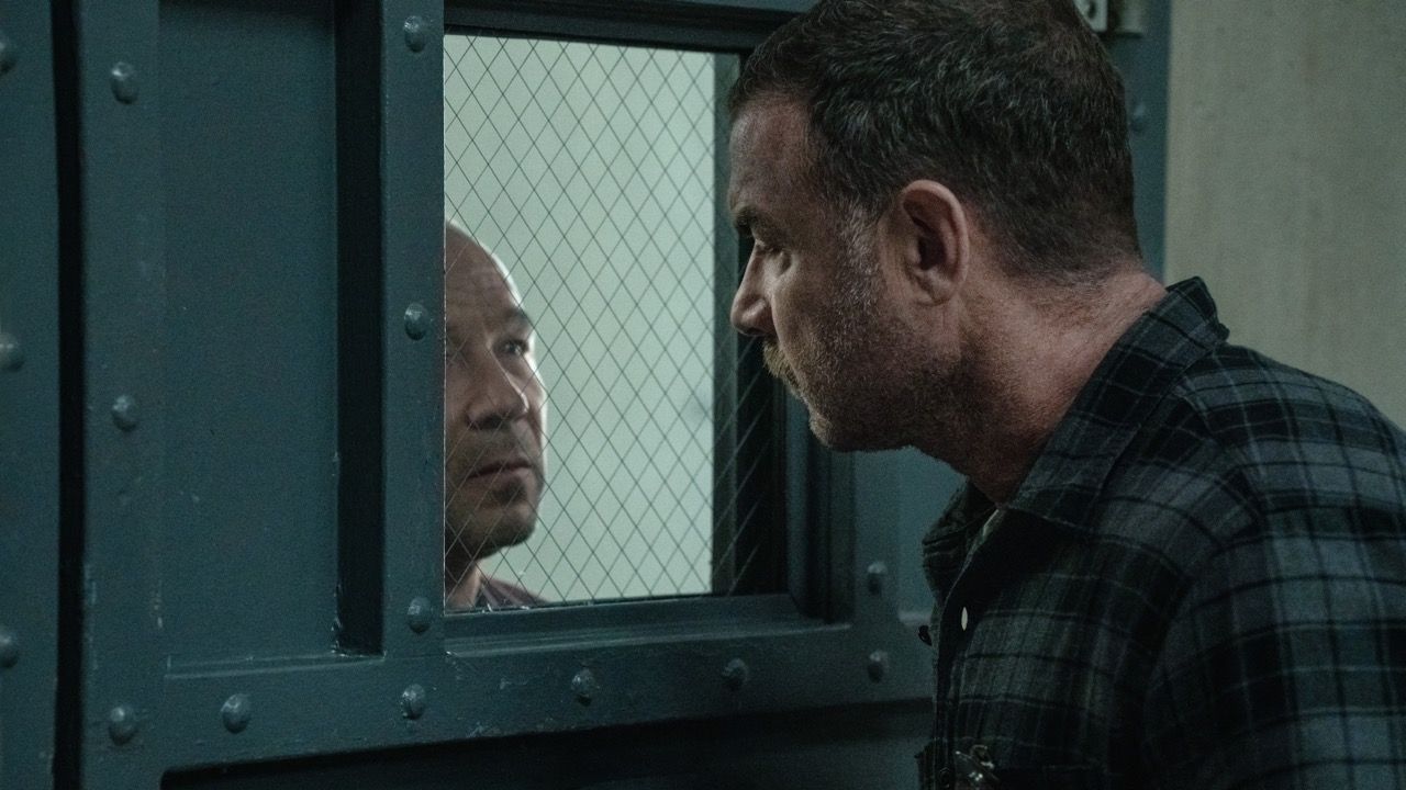 Cena de reportagem: in Nocturne, Stephen Graham is going full Hannibal Lecter British GQ, no trecho “Quem está no elenco de Nocturne”