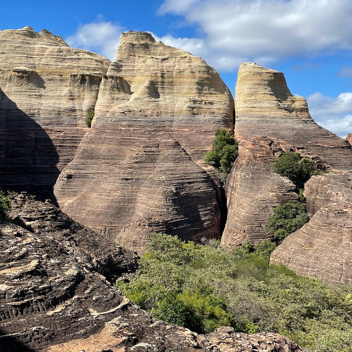 Cena de reportagem: pARQUE NACIONAL SERRA DA CAPIVARA - All You SHOULD Know Before You Go 2026 (w/ R, no trecho “Quem cuidou da Serra da Capivara por décadas”