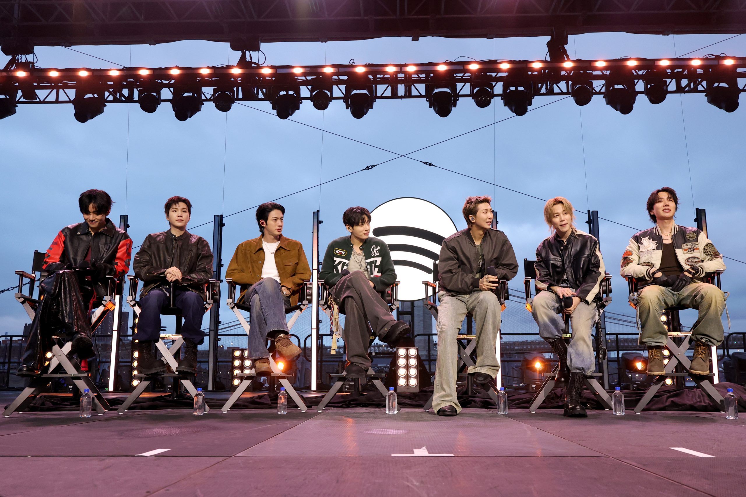 Cena de reportagem: bTS and Spotify Bring 'ARIRANG' to Top Fans in New York City - Spotify, no trecho “O que a Live Nation precisa explicar”