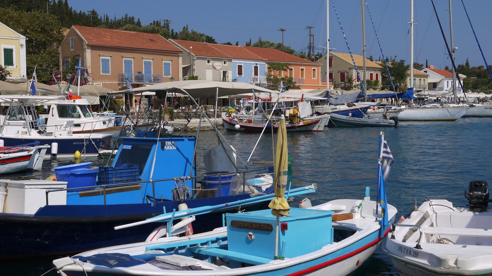 Cena de reportagem: visiting Fiskardo & Assos in Kefalonia, no trecho “Como planejar a viagem”