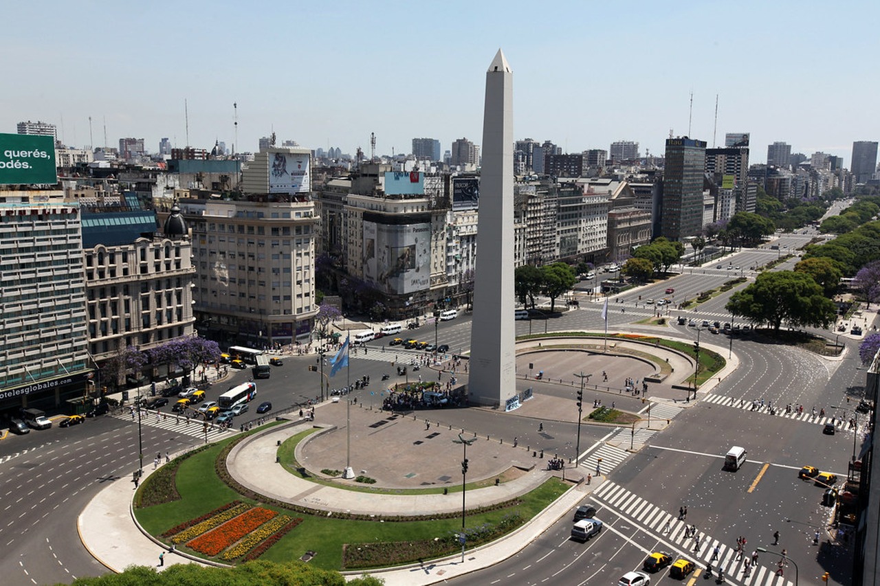 Cena de reportagem: 20N en el Obelisco Paro general de la CGT de Moyano y CTA . Flickr, no trecho “Outras companhias e novas rotas”