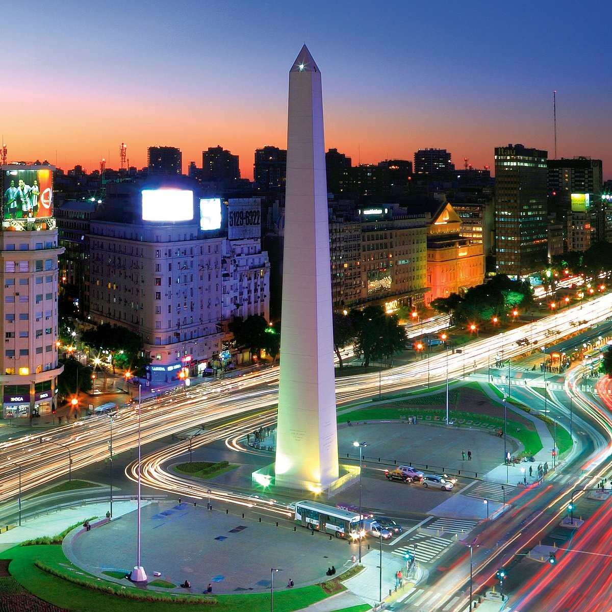 Cena de reportagem: five Senses Travel - Buenos Aires (Argentina): Address, Phone Number - Tripadvis, no trecho “Atrações citadas pelo portal”