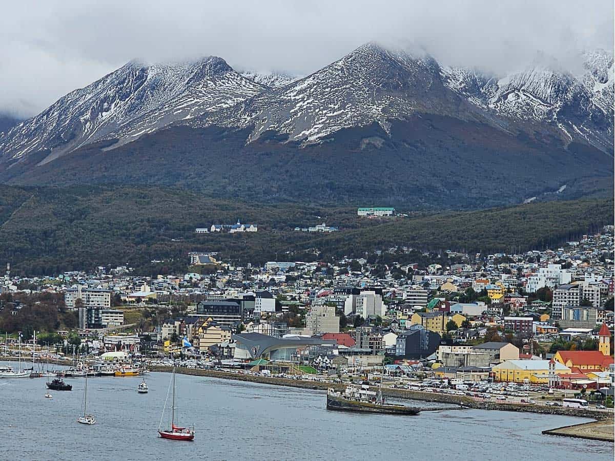 Cena de reportagem: ushuaia, the End of the World: Full Travel Guide, no trecho “Quantos dias ficar e o clima”