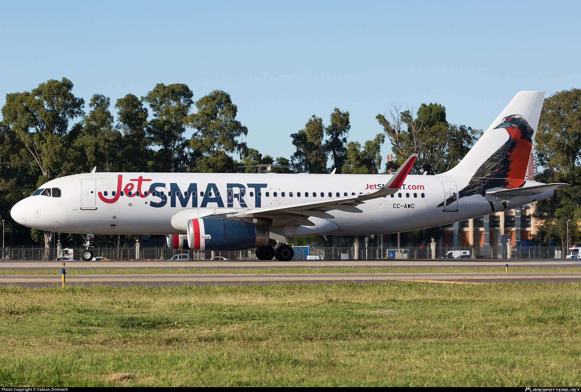 Cena de reportagem: cC-AWC JetSMART Argentina Airbus A320-232(WL) Photo by Fabian Zimmerli ID 170357, no trecho “Antes de reservar”