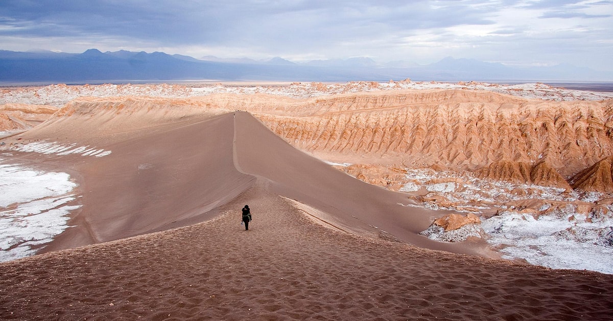 Cena de reportagem: sAN PEDRO DE ATACAMA: MOON VALLEY AT SUNSET - 2026 (Verified Reviews), no trecho “A alternativa pelo aeroporto de Antofagasta”