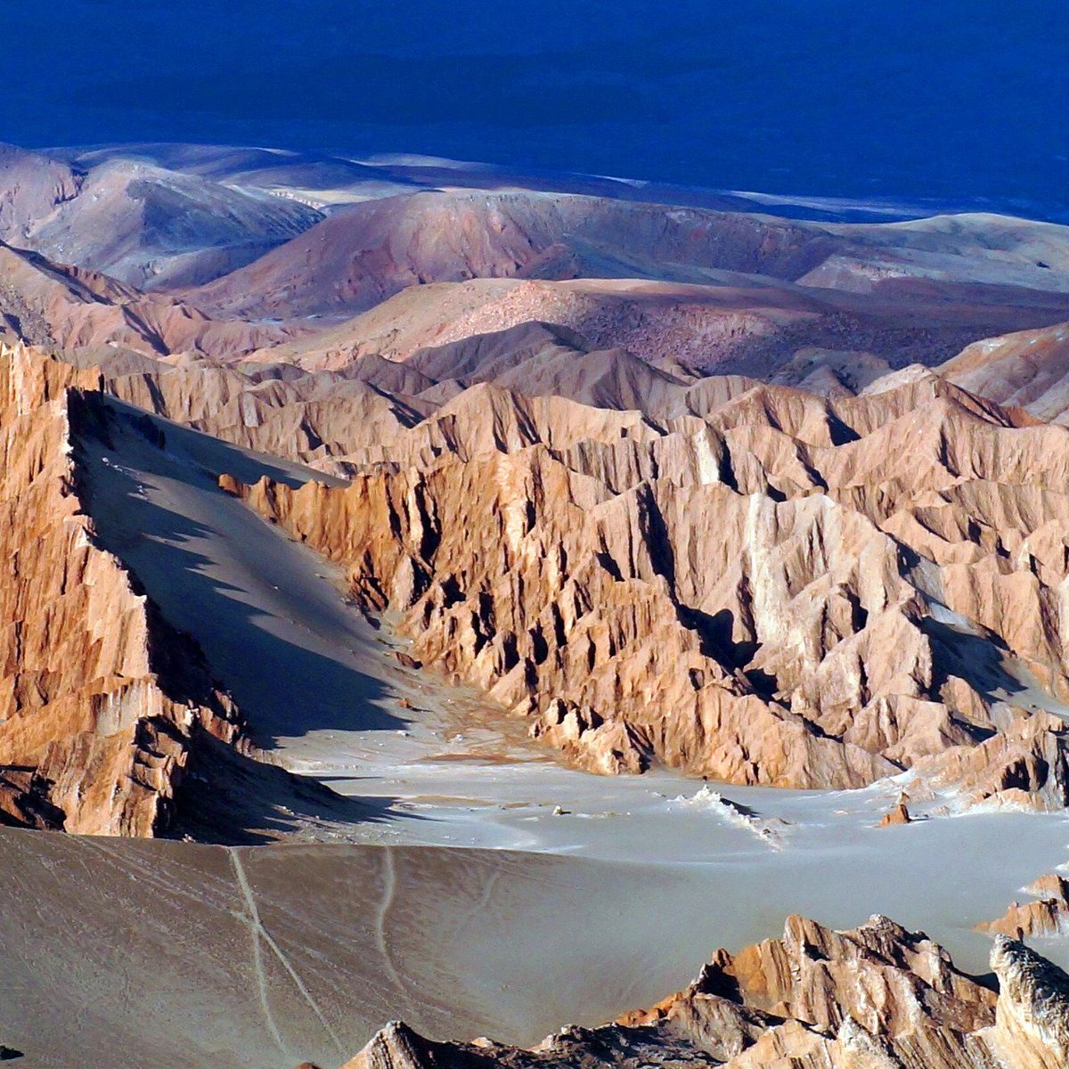 Cena de reportagem: vALLE DE LA LUNA: All You MUST Know Before You Go (2026), no trecho “O clima do outono”