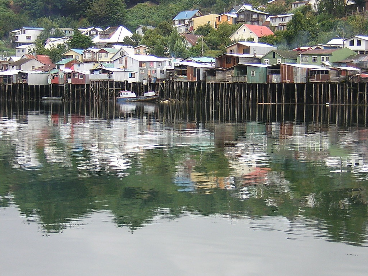 Cena de reportagem: chiloe Chile, Chiloe, Castro Iván Suárez Flickr, no trecho “De Puerto Montt até a ilha”