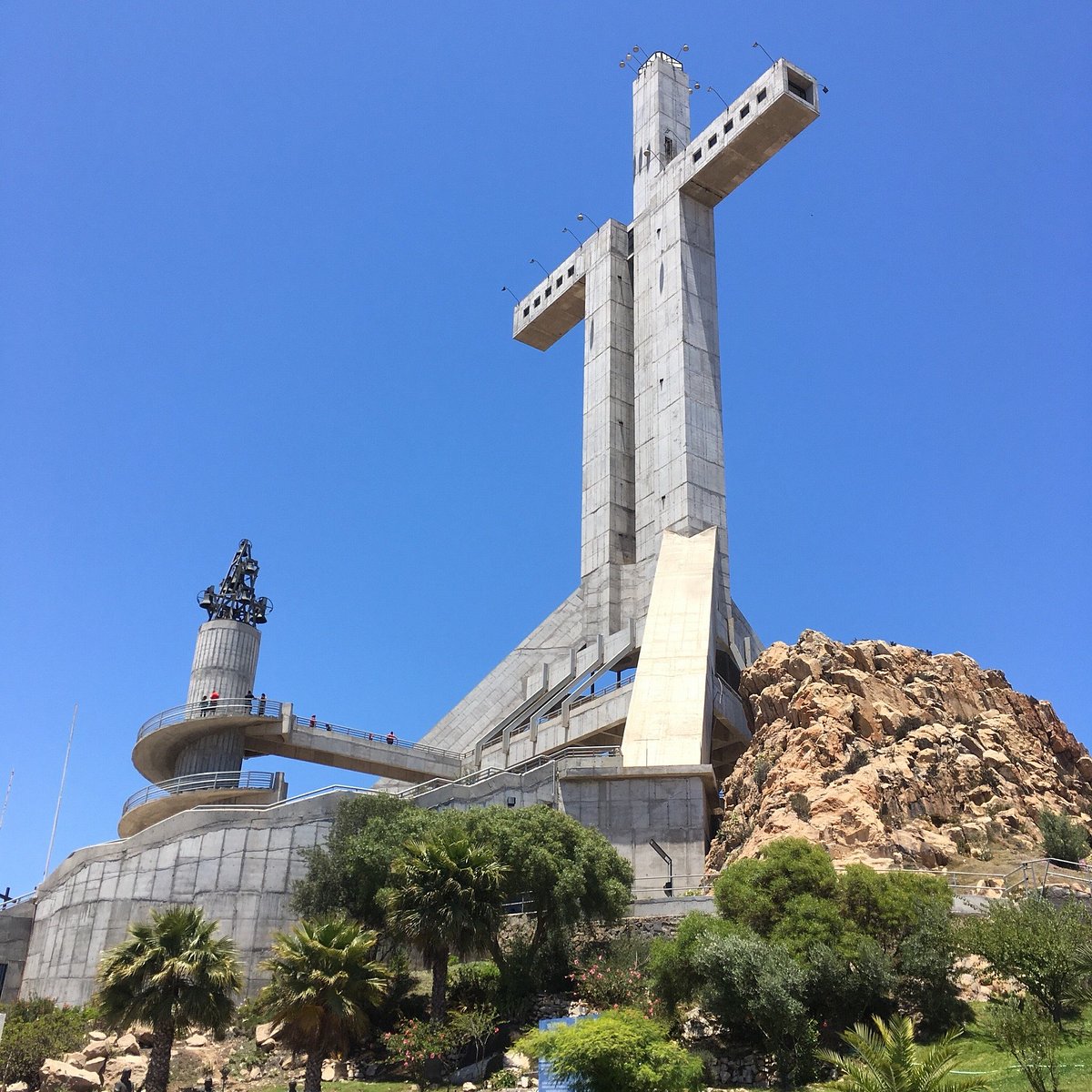 Cena de reportagem: tHE BEST Coquimbo Region Monuments & Statues (2026), no trecho “Por terra desde Santiago”