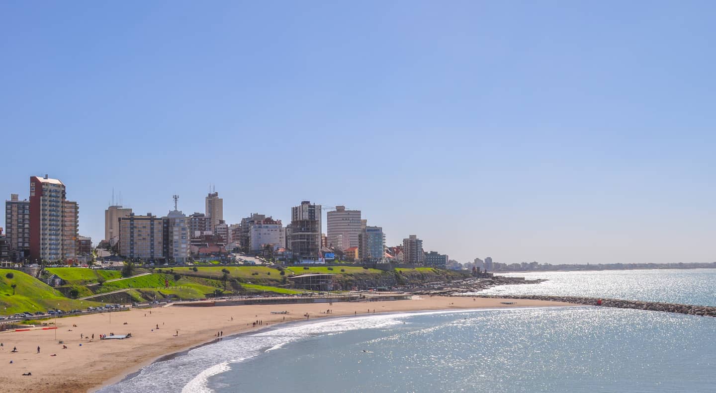 Cena de reportagem: mar del Plata Short-Term & Weekly Apartment Rentals cozycozy, no trecho “Dados da cidade”