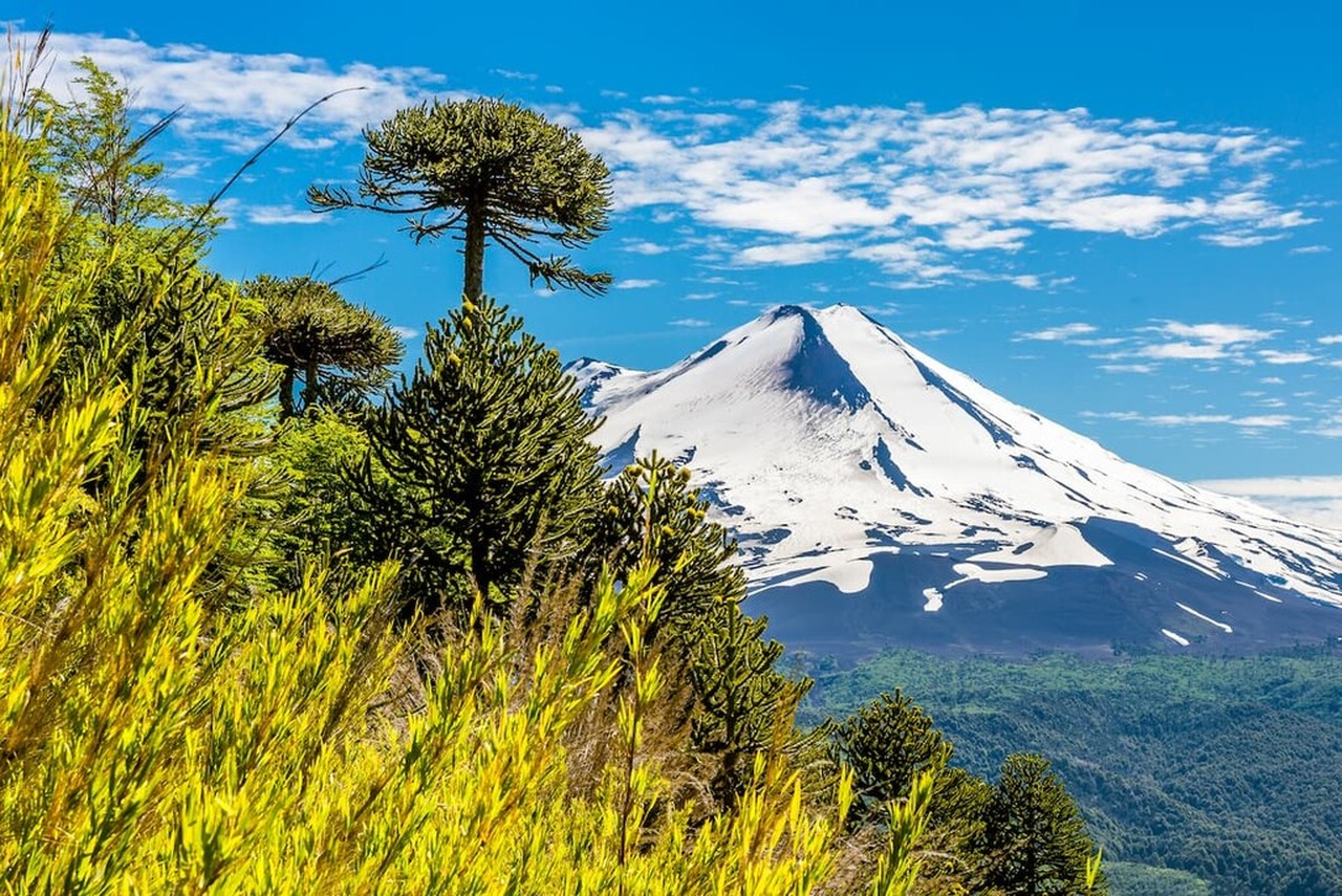 Cena de reportagem: iX Región de la Araucanía Mountains - Chile PeakVisor, no trecho “Roteiros sugeridos”