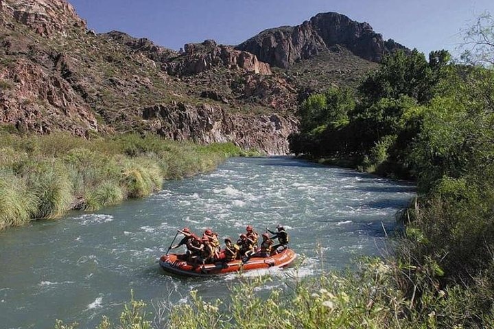 Cena de reportagem: eXCURSION TO THE CANYON OF ATUEL (from San Rafael) in Mendoza Pelago, no trecho “Dados da região”