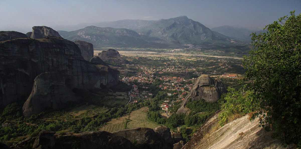 Cena de reportagem: meteora na Grécia: guia completo 2026 dos mosteiros, no trecho “Antes de ir”