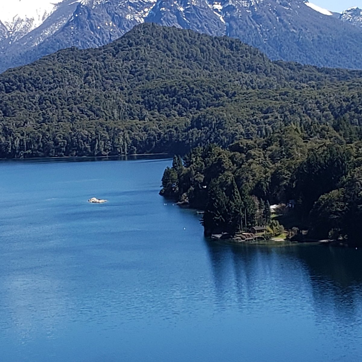 Cena de reportagem: pUNTO PANORAMICO - CIRCUITO CHICO: All You MUST Know Before You Go (2026), no trecho “Parque Nacional Nahuel Huapi: o que está no roteiro”