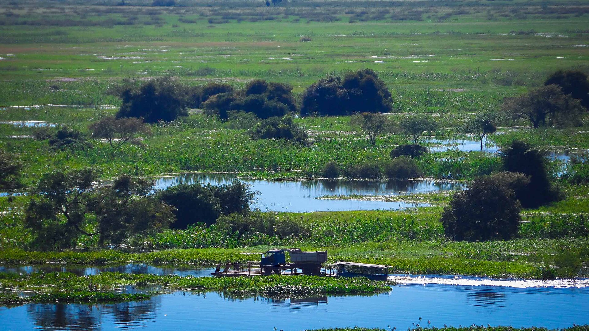 Cena de reportagem: file:Pantanal Corumbá-MS 01.jpg - Wikimedia Commons, no trecho “Por que a água demora tanto a sair”