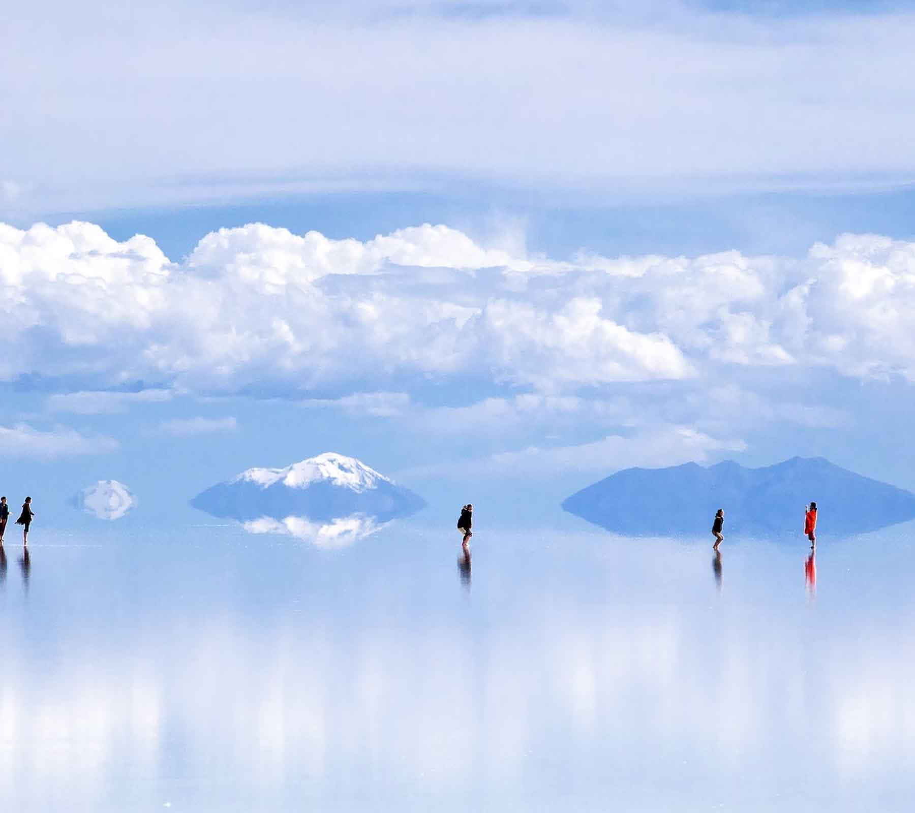 Cena de reportagem: bolivian Salt Flats Holiday Bolivia Tours, no trecho “Por que a superfície é tão plana”