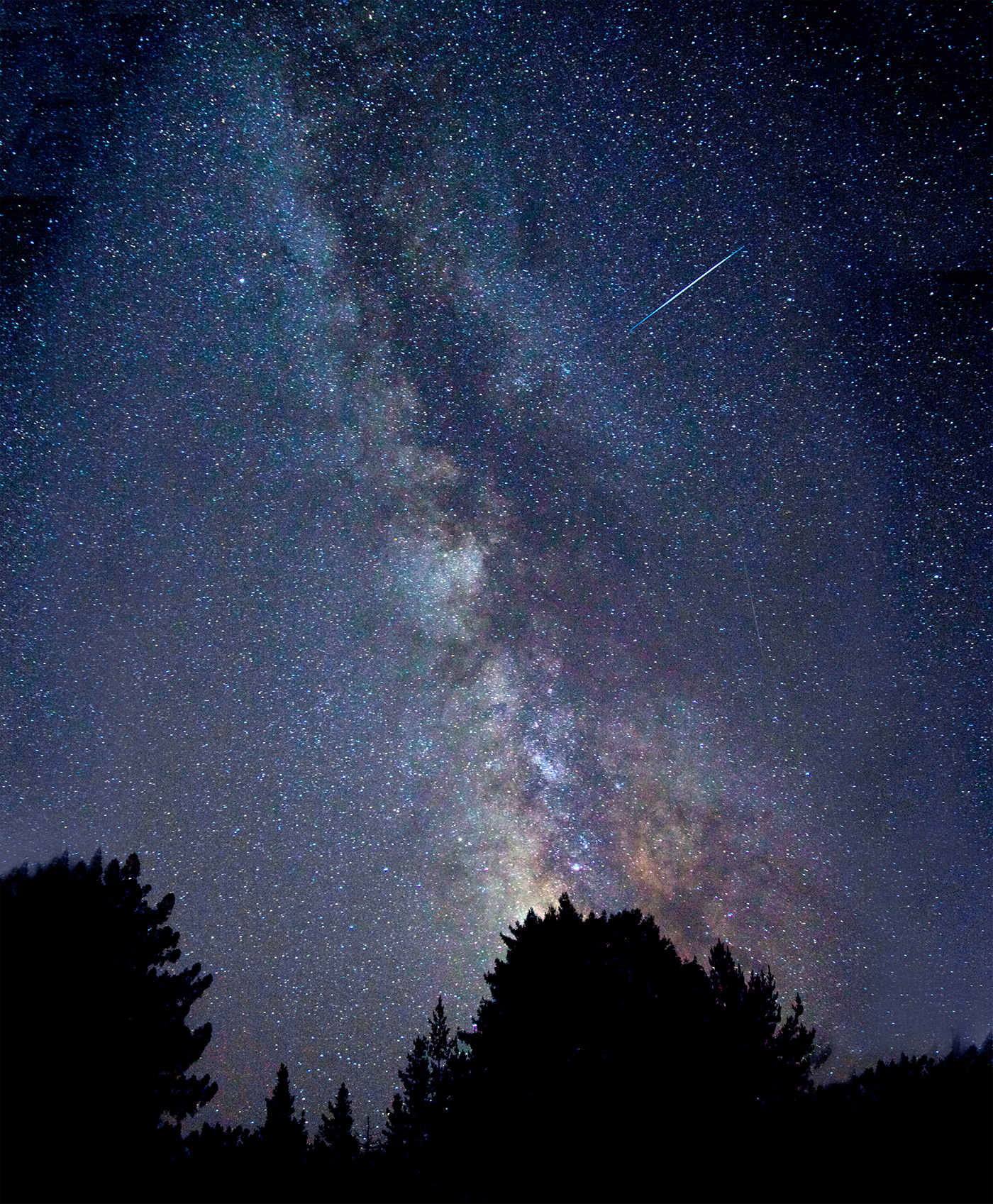 Cena de reportagem: the Night Sky :: Behance, no trecho “Atividade de 6 a 30 não é o mesmo que pico”