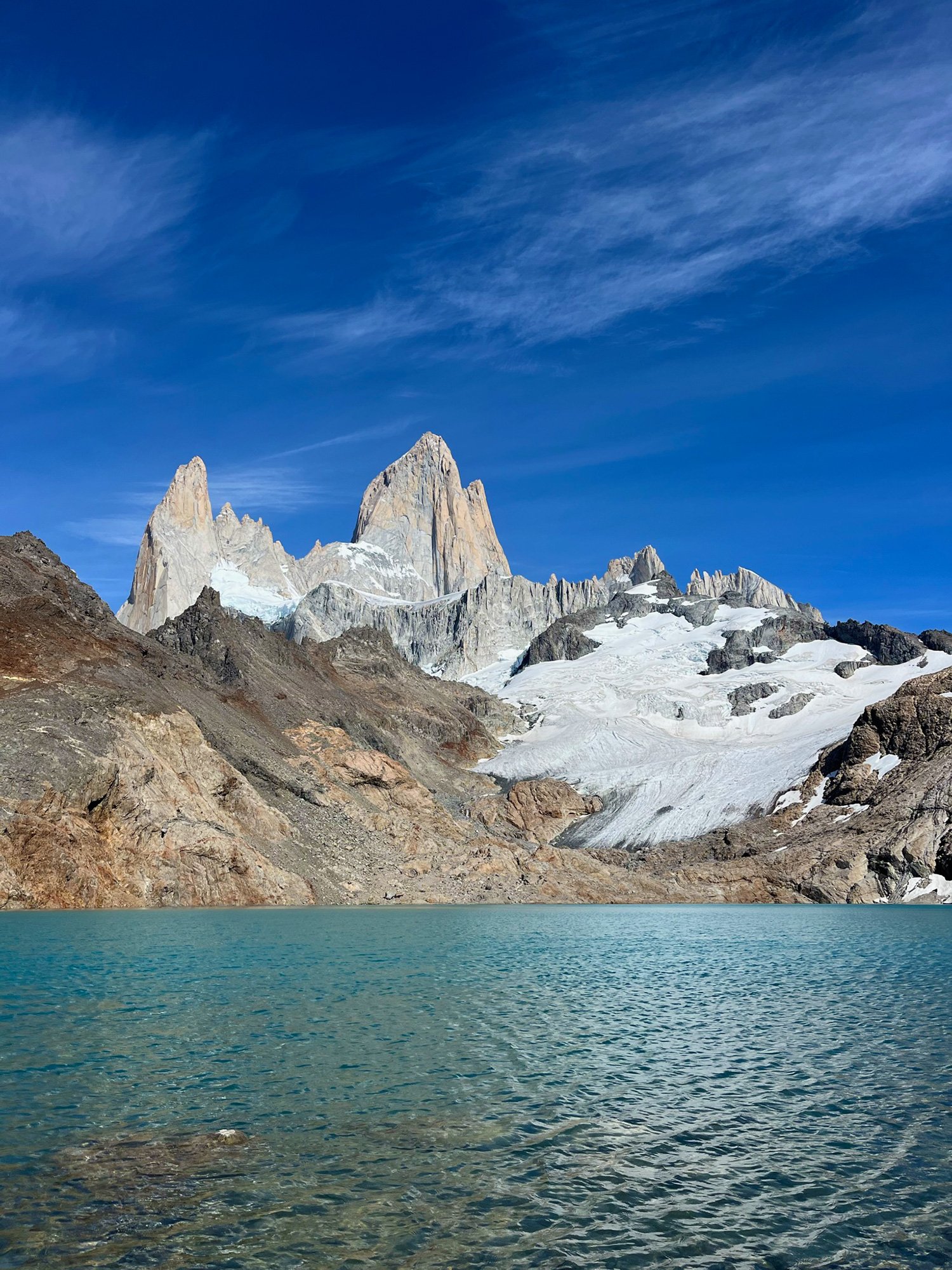 Cena de reportagem: mount Fitz Roy hike from El Chalten, Patagonia. - Step Beyond, no trecho “Quem vai a El Chaltén e o que procura”