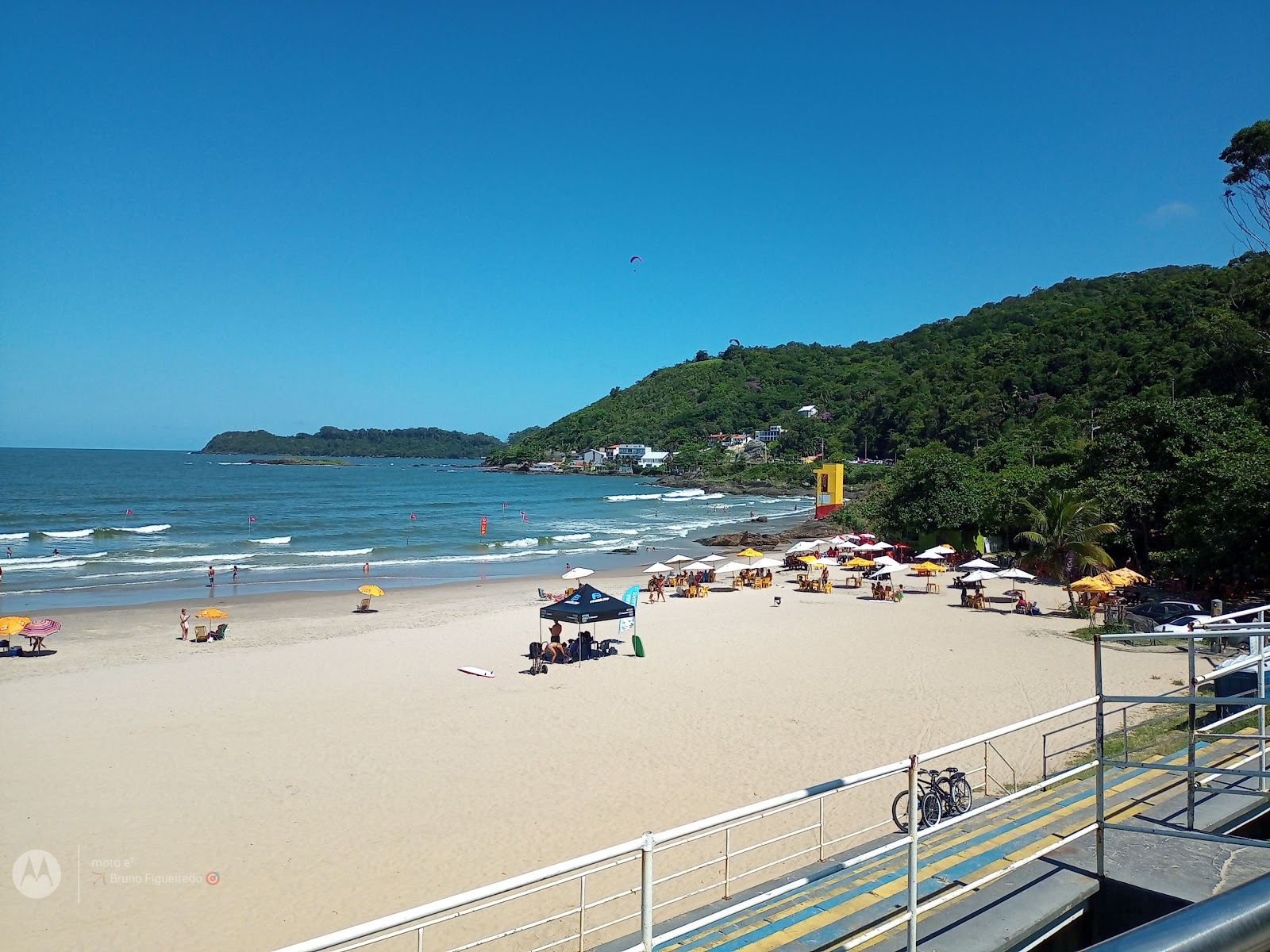 Cena de reportagem: atalaia Beach 🏖 Санта-Катарина, Бразилия - подробные характеристики, карта, фото, no trecho “A praia e a marina da lista”