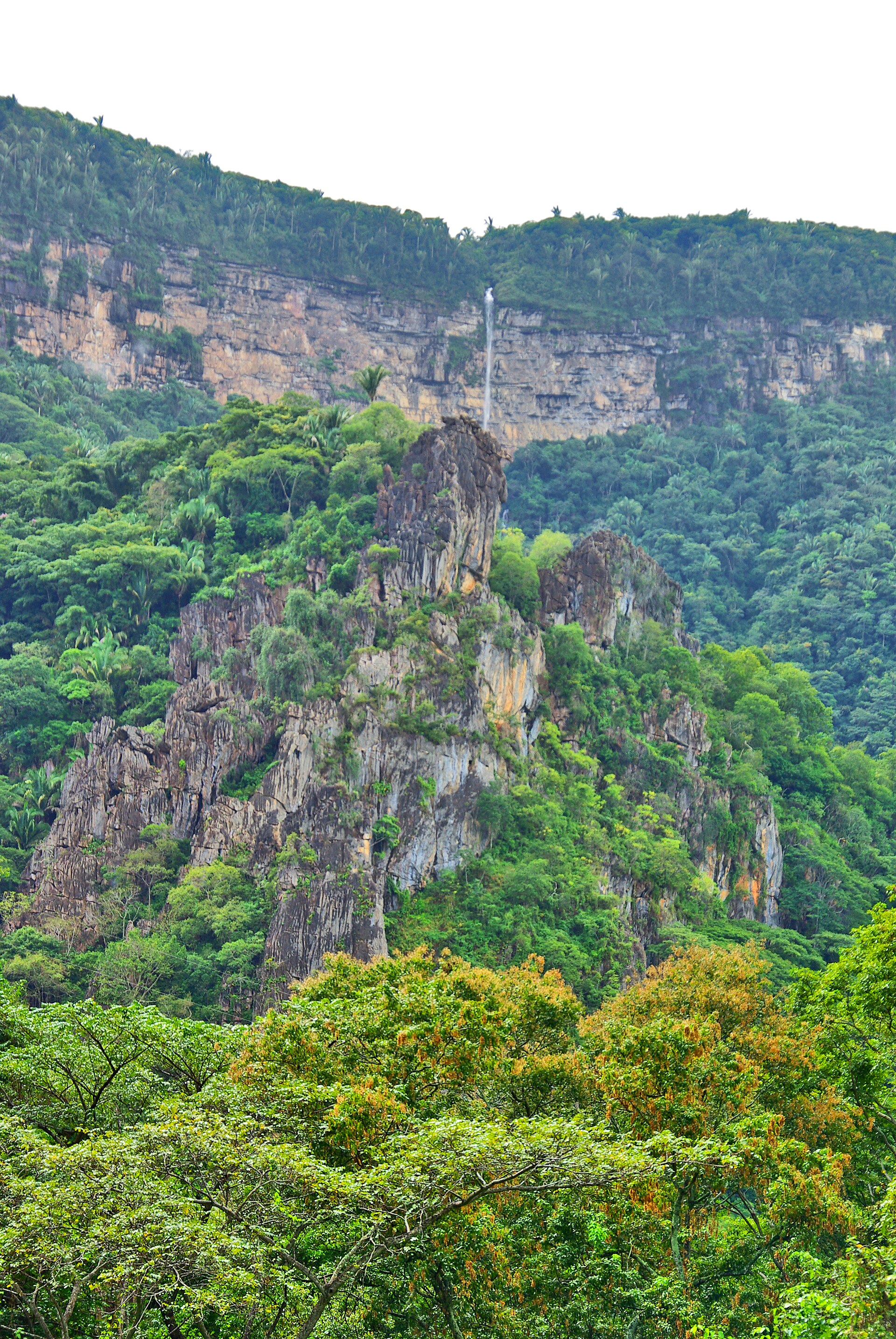 Cena de reportagem: file:Parque Nacional de Ubajara - Ceará (3812469207).jpg - Wikimedia Commons, no trecho “Lotação em feriados”