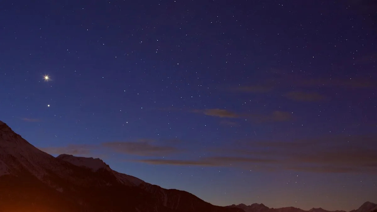 Cena de reportagem: jupiter and Venus conjunction 2026: See two bright planets at the same time this, no trecho “Por que o Sol nasce no oeste”