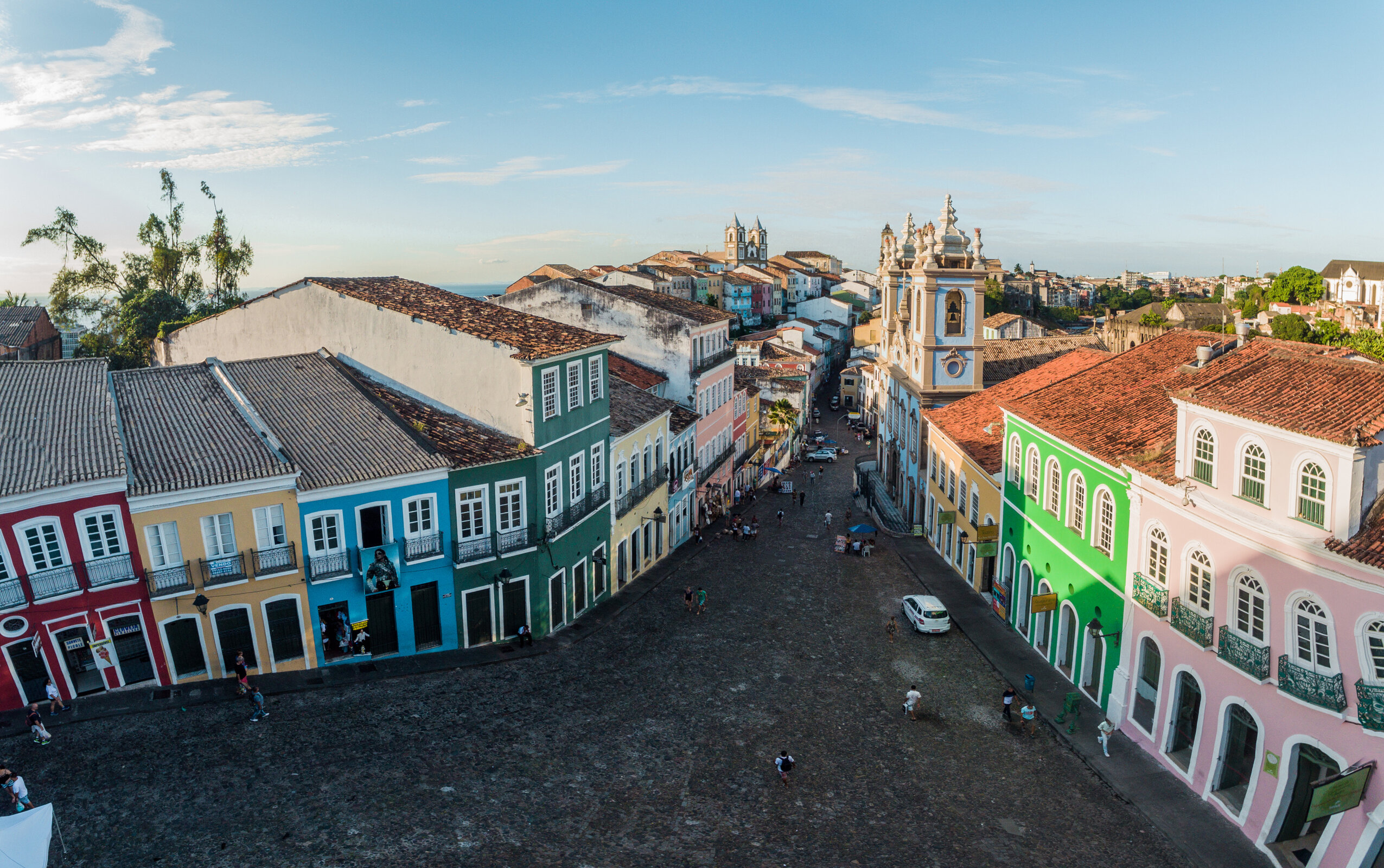 Cena de reportagem: salvador Bahia Brazil Travel Guide AQUA-FIRMA, no trecho “Como foram escolhidas as 50 cidades”