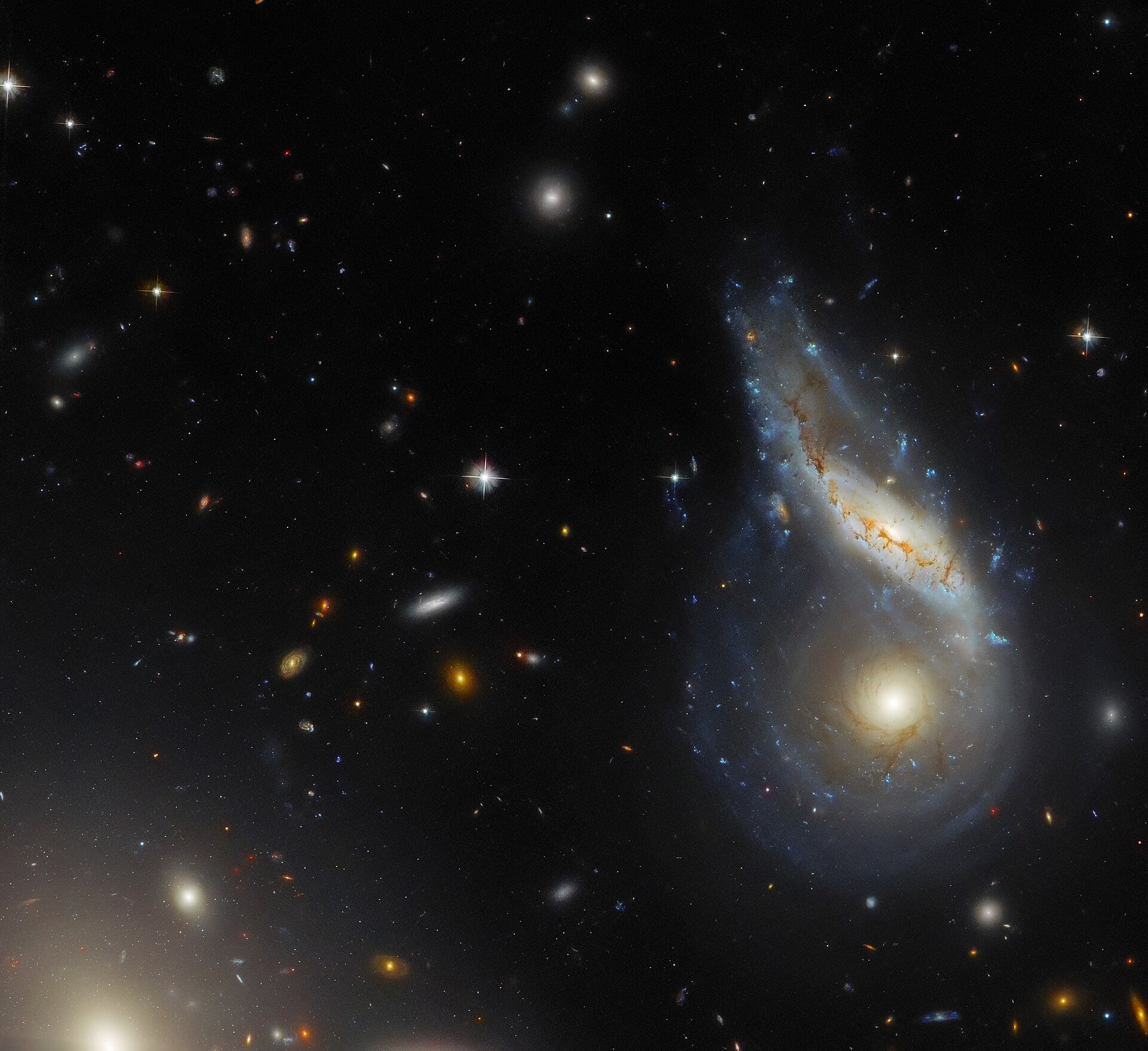 Cena de reportagem: nGC 6040 - Wikipedia, no trecho “Outros eventos do mês”